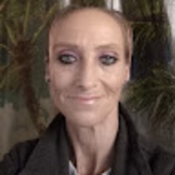 Meet your Posher, Tracie - Picture 1 of 1